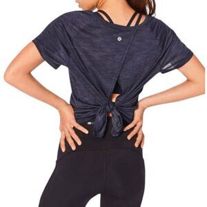 NWOT LULULEMON ATHLETICA Back In Action Short Sleeve Size 2